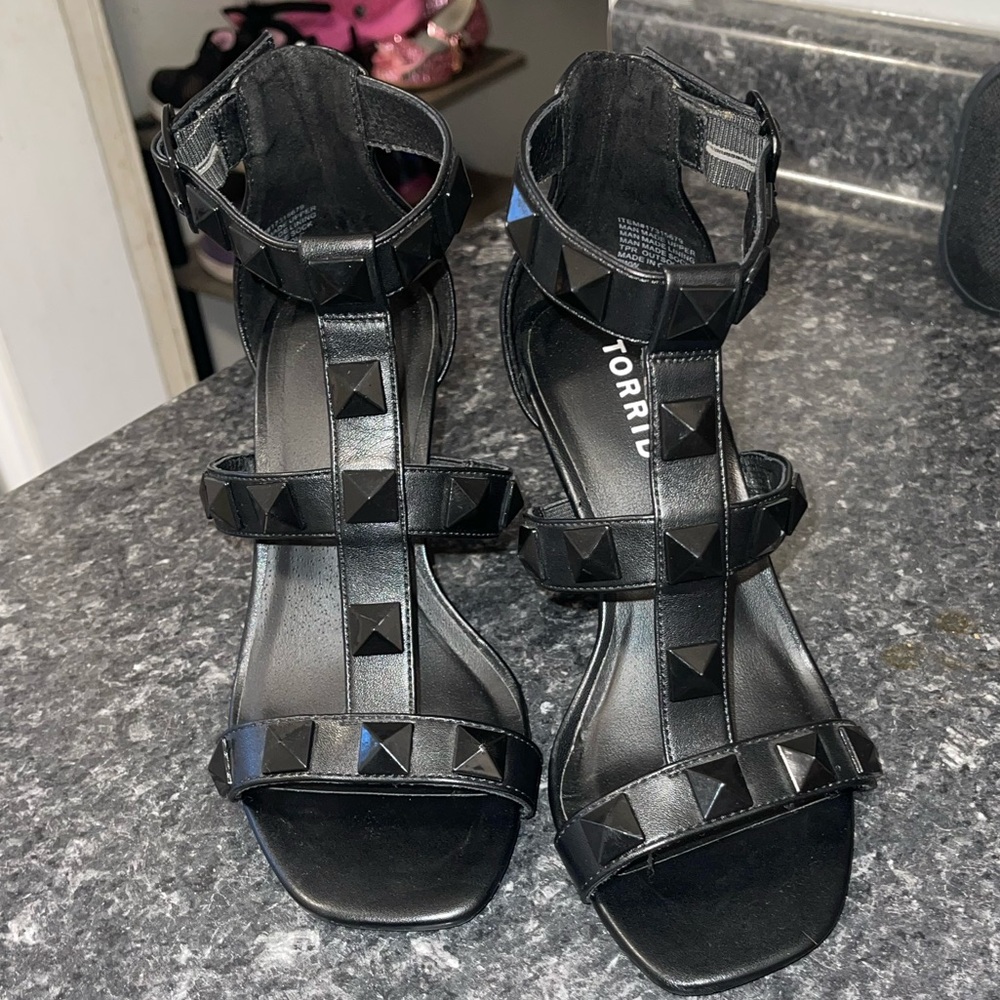 Torrid size 6 Wide Width Crystal embellished 4”heel sandals